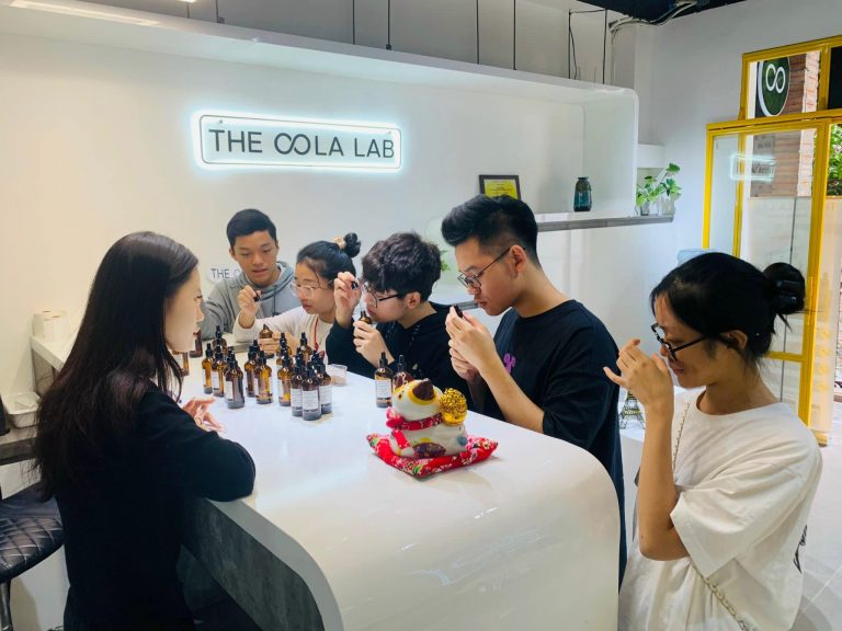 The OOLa Lab Hà Nội: Hành Trình Tìm Kiếm Hương Thơm Độc Đáo Tại Thủ Đô