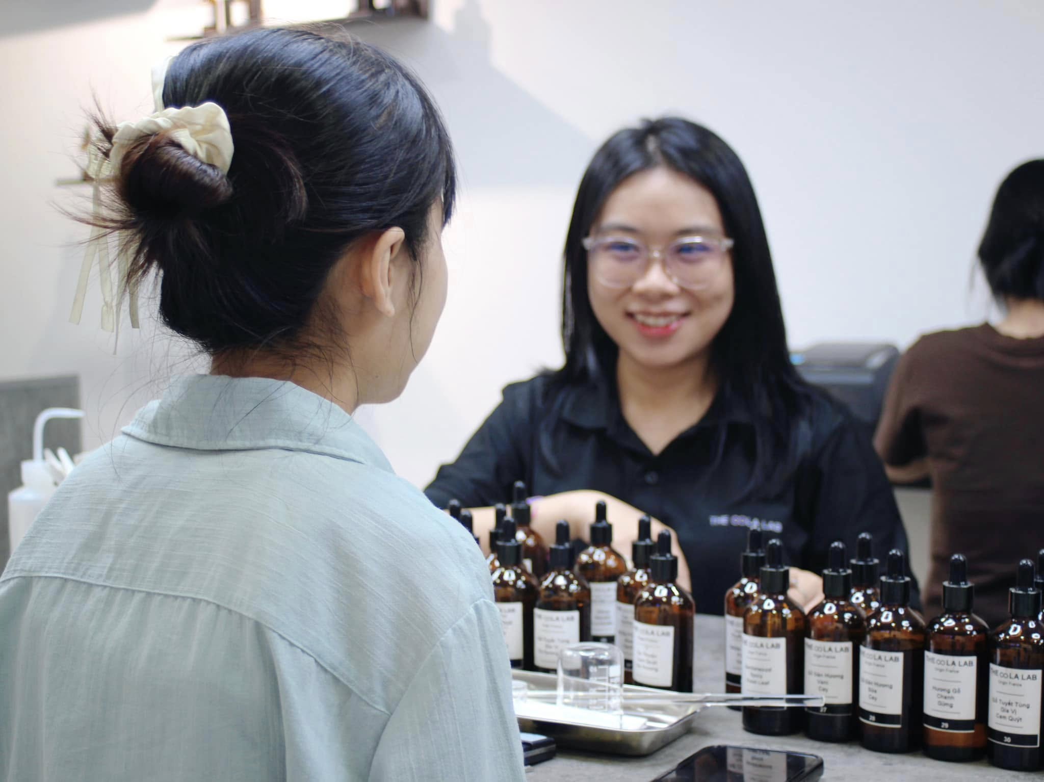 Nước Hoa Tự Thiết Kế – Khi Hương Thơm Là Chất Riêng