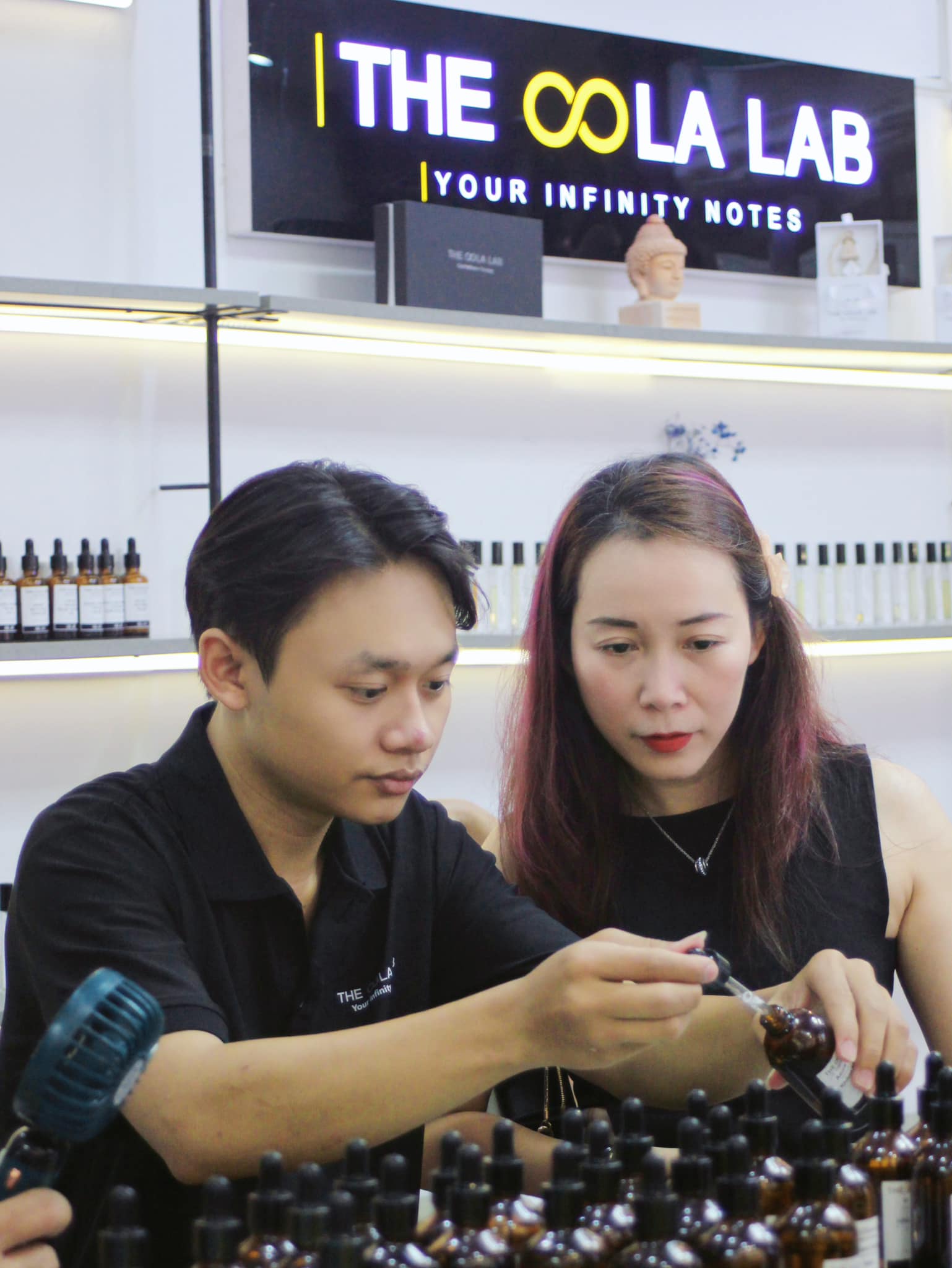 Nước Hoa Cho Riêng Mình: Hương Thơm Của Ký Ức Và Cảm Xúc