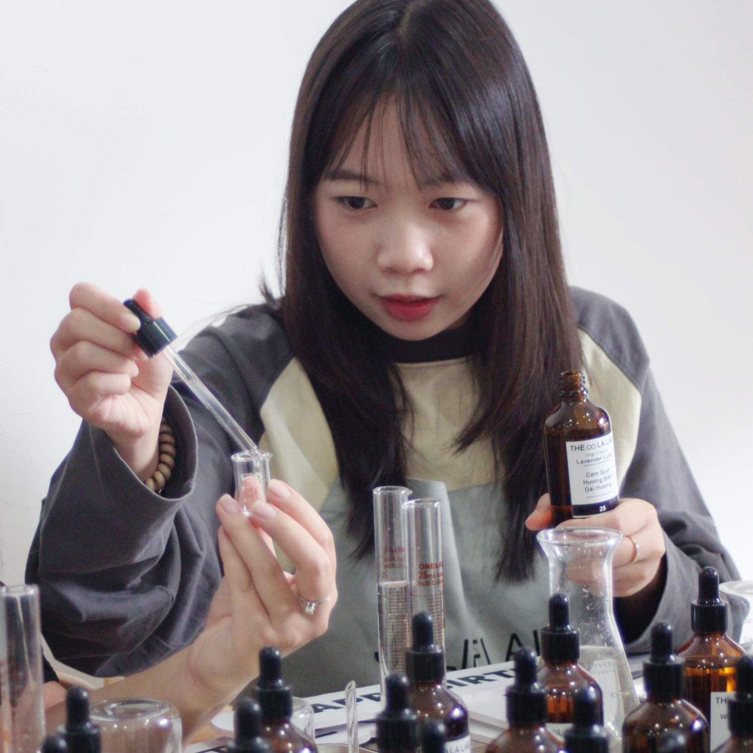 Nước Hoa Tùy Chỉnh: Khi Hương Thơm Trở Thành Dấu Ấn