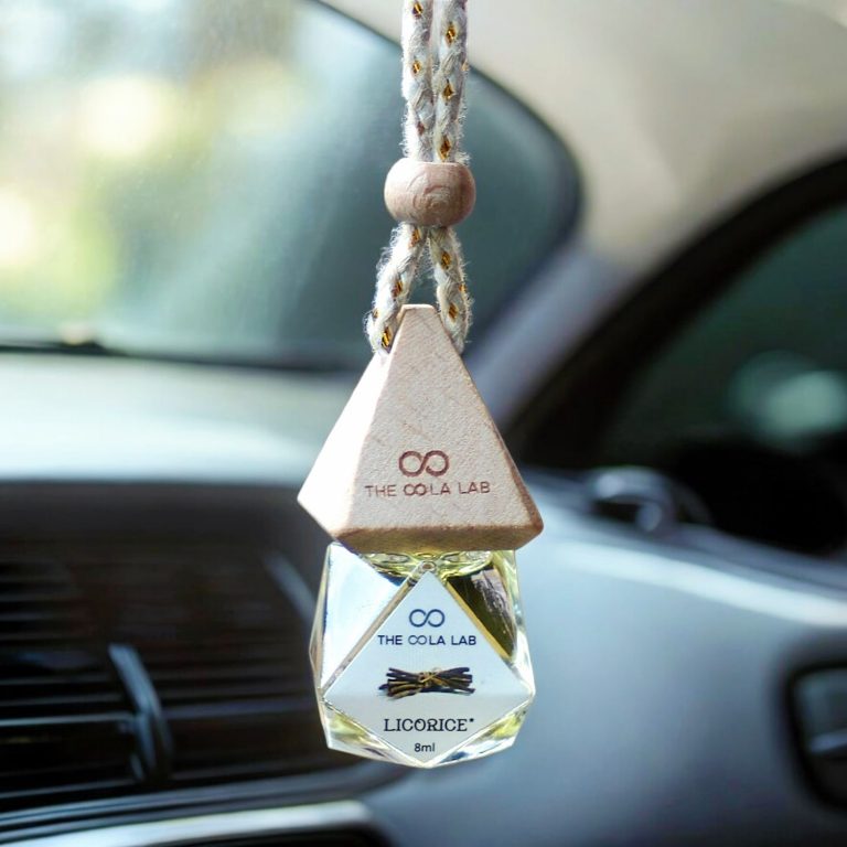 Cách Sử Dụng Nước Hoa Ô Tô: Hương Thơm Định Hình Cảm Xúc