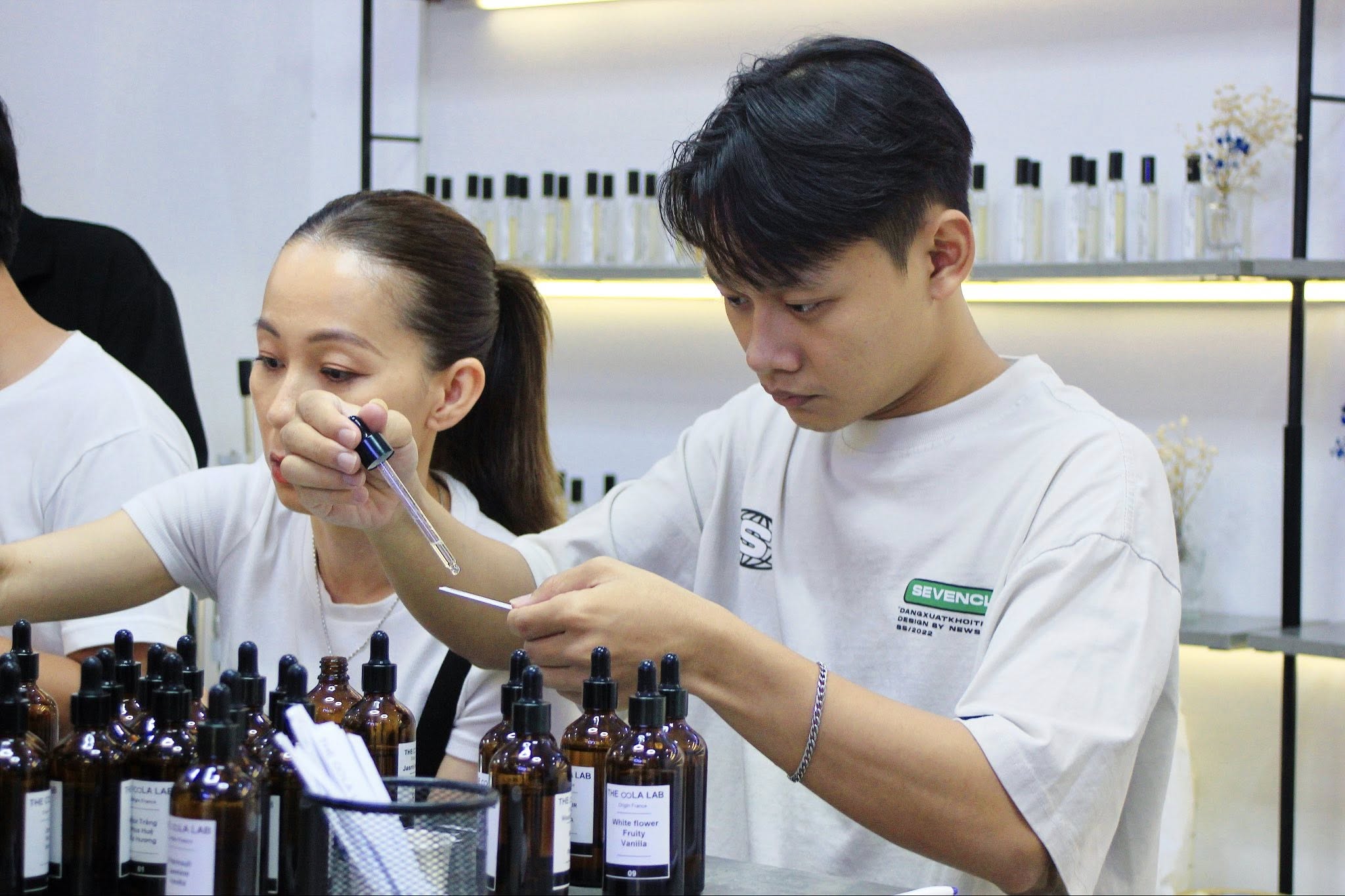 Tất Cả Những Gì Bạn Cần Biết Về Mùi Hương — Ngôn Ngữ Của Cảm Xúc